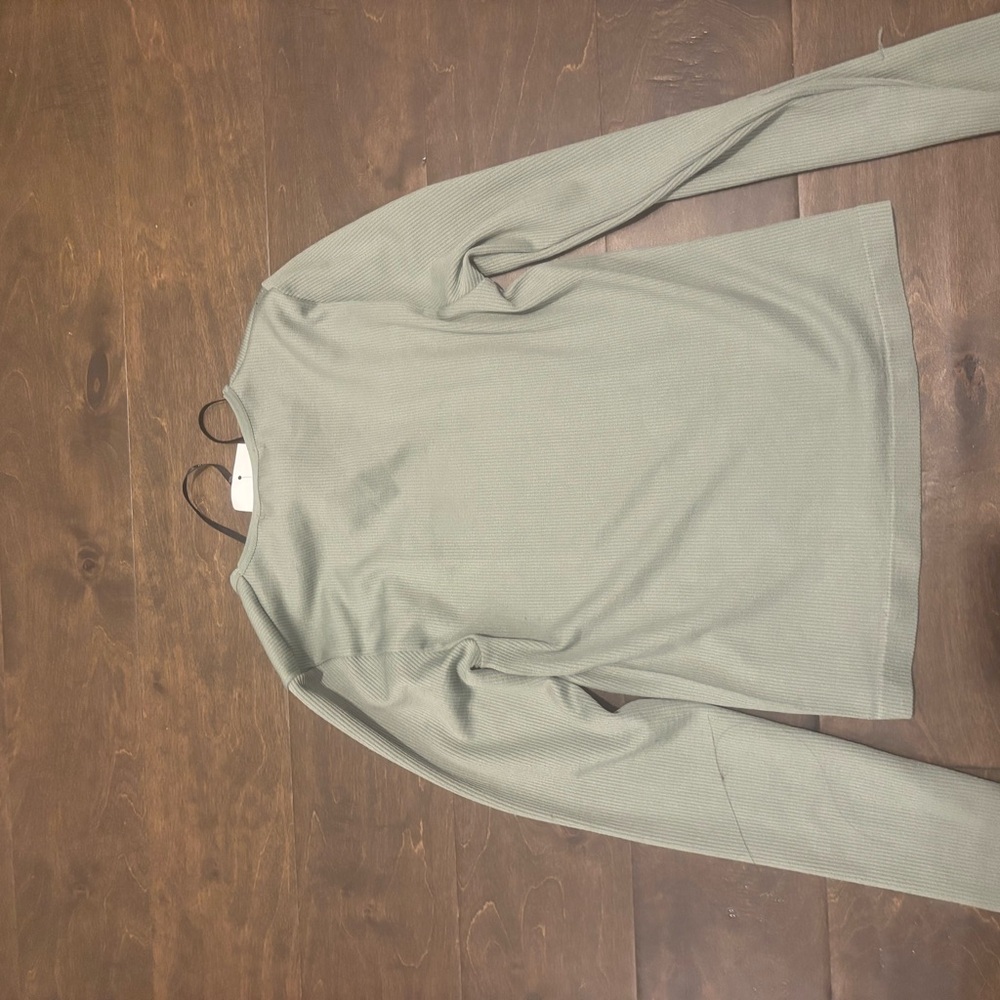 Never worn! Side small green top from forever 21 - Picture 3 of 3